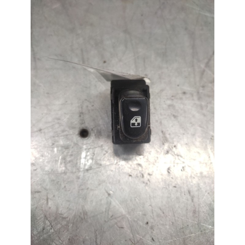 Recambio de mando elevalunas delantero derecho para hyundai accent (lc) gl 4p referencia OEM IAM  5 pins 