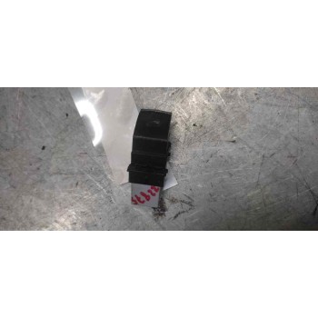 MANDO ELEVALUNAS DELANTERO DERECHO 3 PINS