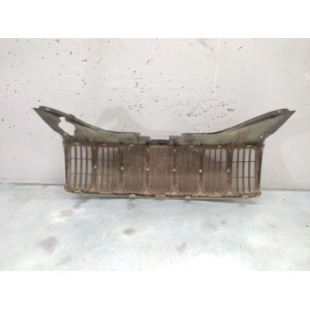 Recambio de rejilla delantera central para jeep gr. cherokee (wh) 3.0 crd 65 aniversario referencia OEM IAM   