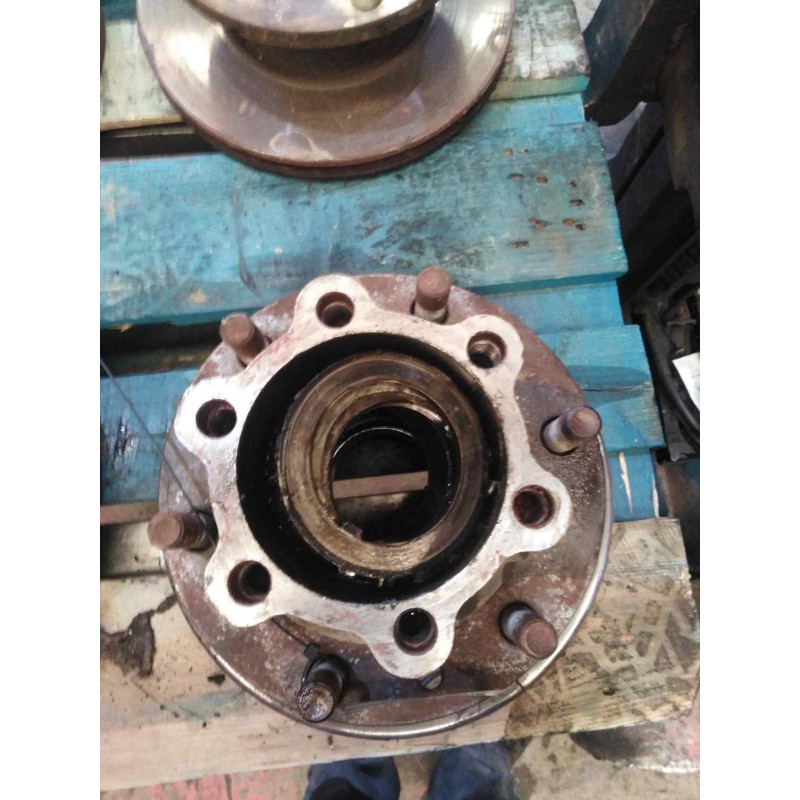 Recambio de buje trasero izquierdo para nissan trucks atleon 140 referencia OEM IAM   
