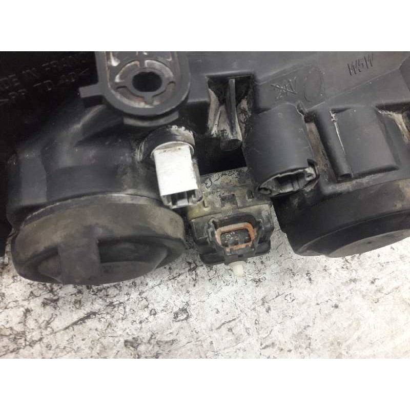 Recambio de faro izquierdo para nissan primera berlina (p11) básico referencia OEM IAM 89005899 XENON 7