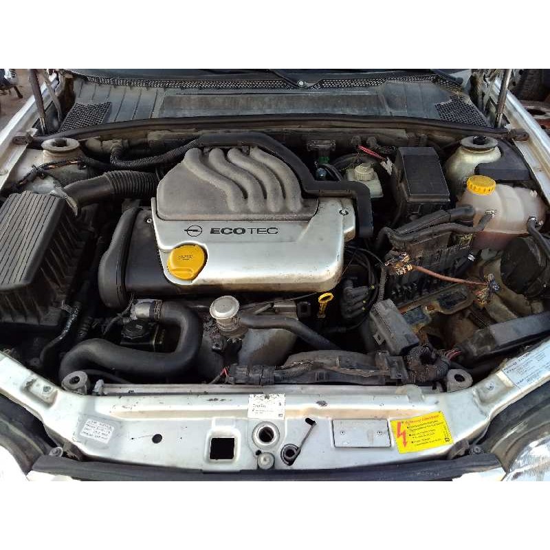 OPEL VECTRA B BERLINA