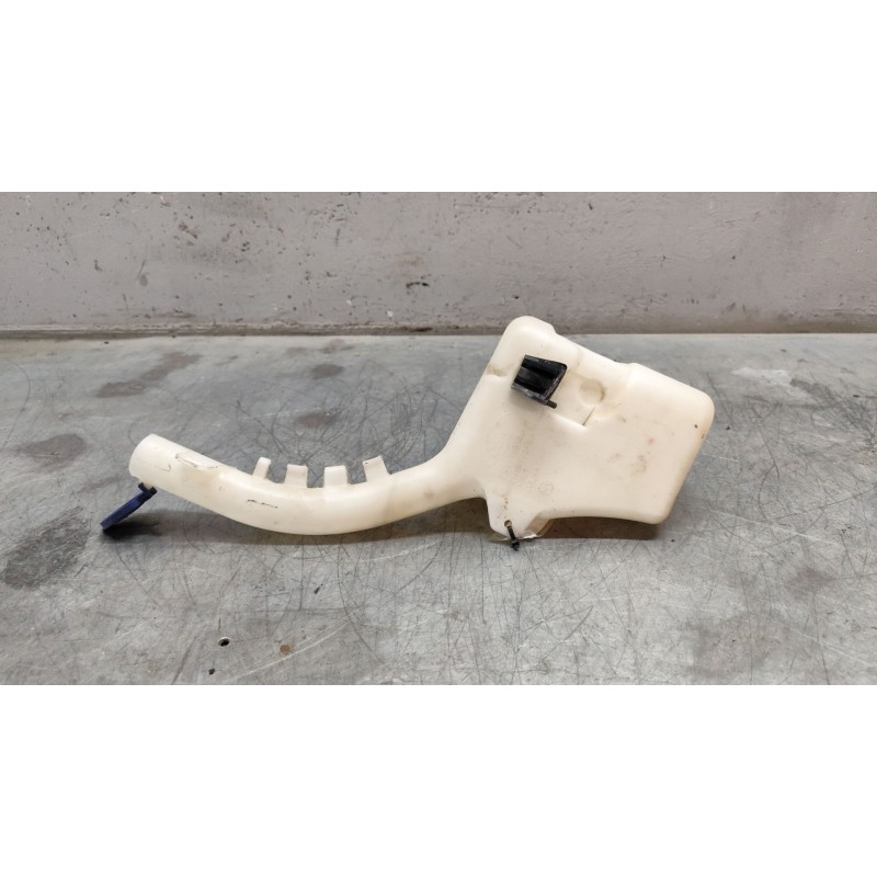 Recambio de deposito limpia para ford fiesta (cbk) ambiente referencia OEM IAM 2S6117618AH  