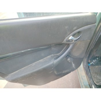 ford focus berlina (cak) del año 2000
