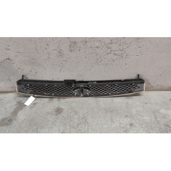 Recambio de rejilla delantera central para ford fiesta (cbk) ambiente referencia OEM IAM   