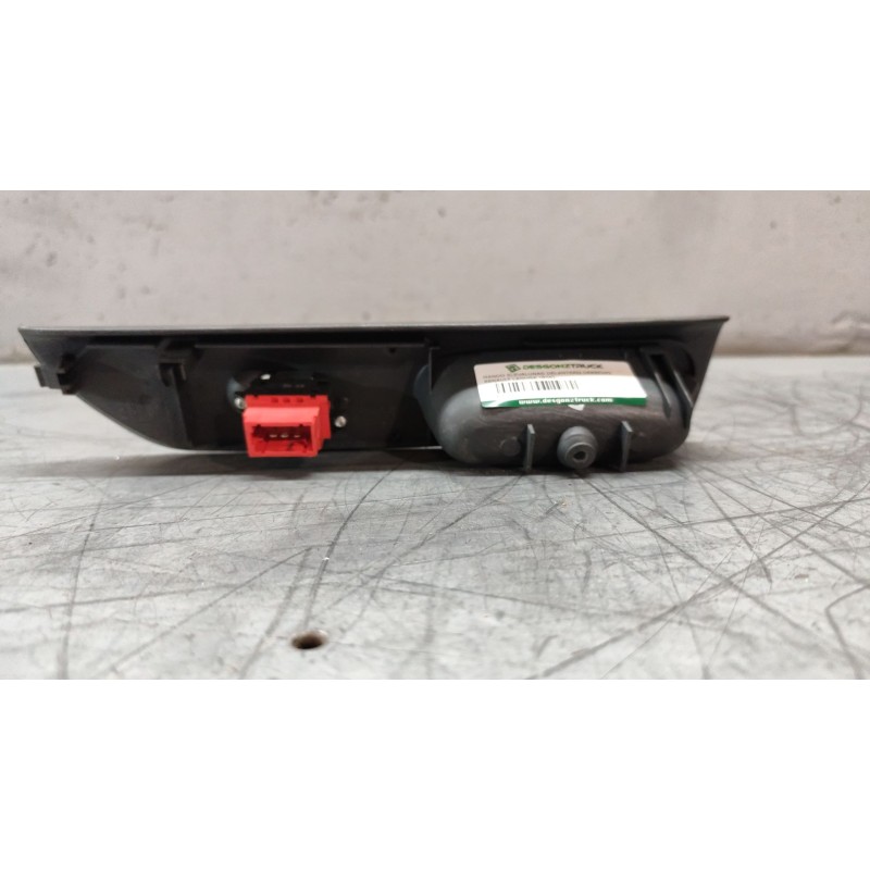 Recambio de mando elevalunas delantero derecho para renault laguna (b56) 1.8 16v rt referencia OEM IAM 7701707065 - Blanco 2