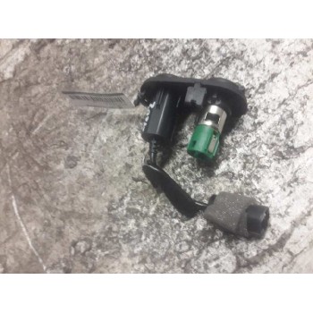 Recambio de entrada aux para fiat fiorino referencia OEM IAM 2700920213 3 PINS 