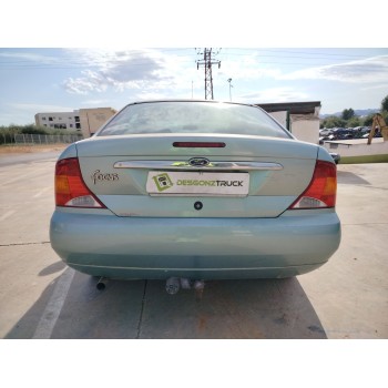 ford focus berlina (cak) del año 2000
