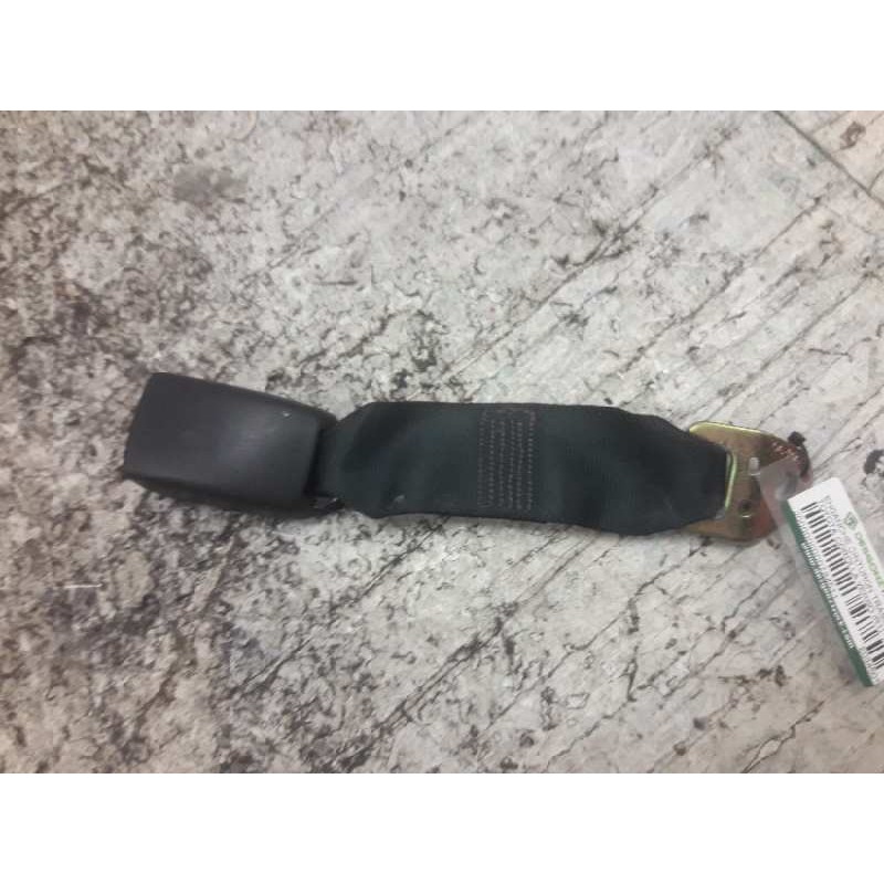 Recambio de enganche de cinturon trasero derecho para toyota corolla verso (r1) 1.8 luna referencia OEM IAM E034501 2ª FILA