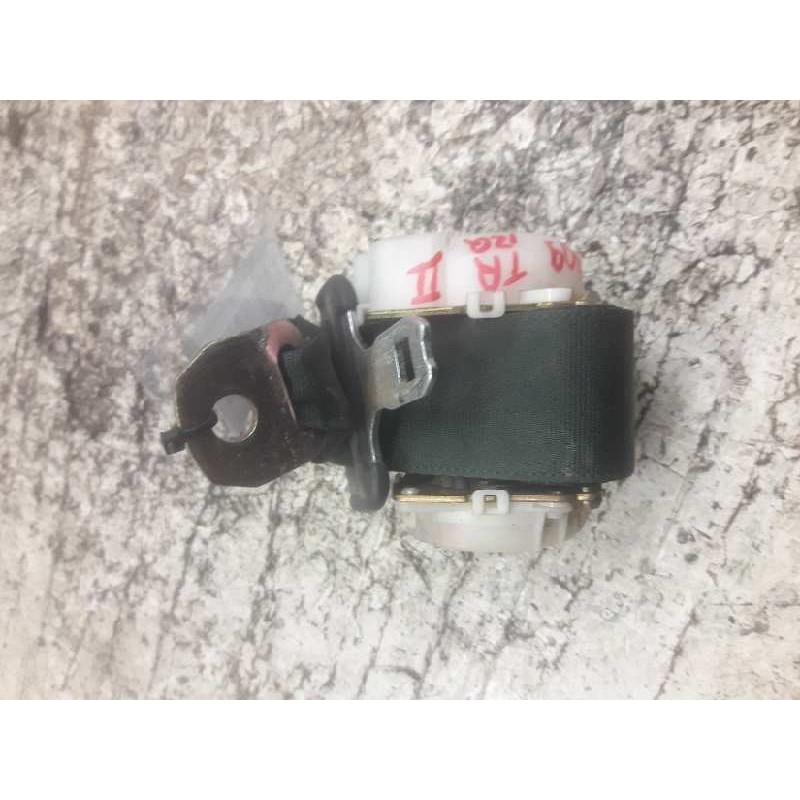 Recambio de cinturon seguridad trasero izquierdo para toyota corolla verso (r1) 1.8 luna referencia OEM IAM H073811 2ª FILA 3