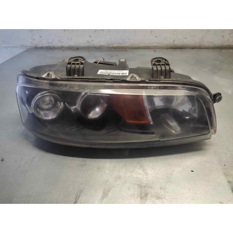 Recambio de faro derecho para fiat punto berlina (188) 1.2 8v elx (i) referencia OEM IAM   7 PINS