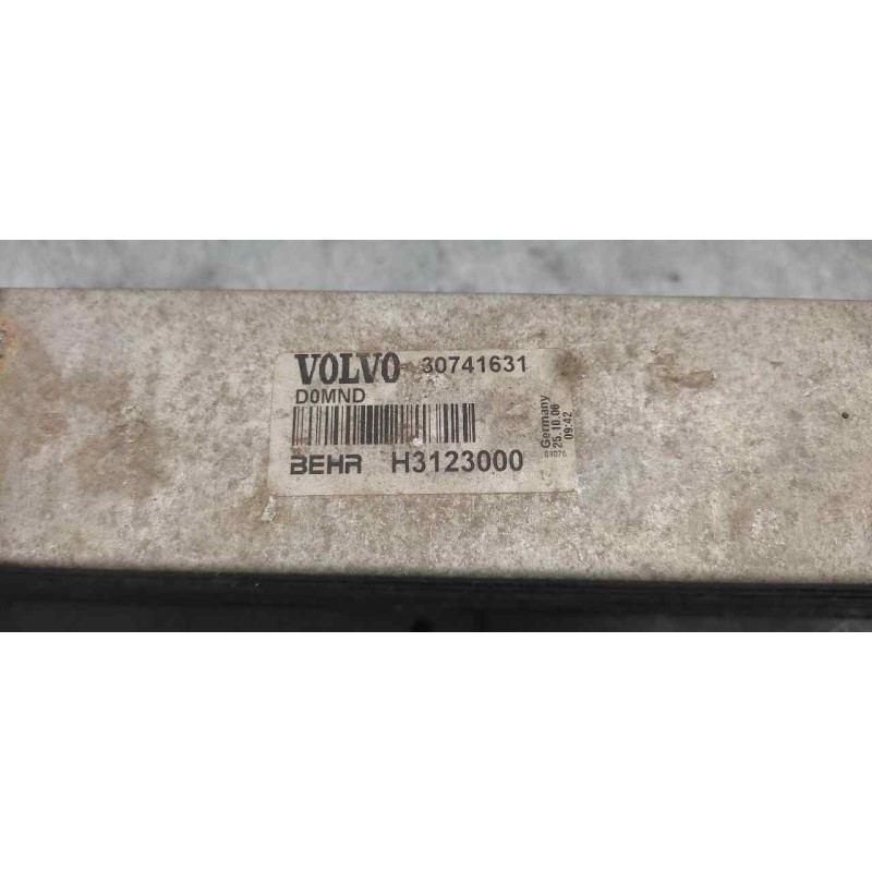Recambio de intercooler para volvo c30 d5 kinetic referencia OEM IAM 30741631 - Negro 2