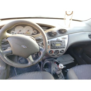 ford focus berlina (cak) del año 2001