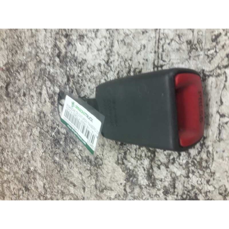Recambio de enganche de cinturon trasero central para toyota corolla verso (r1) 1.8 luna referencia OEM IAM E034601