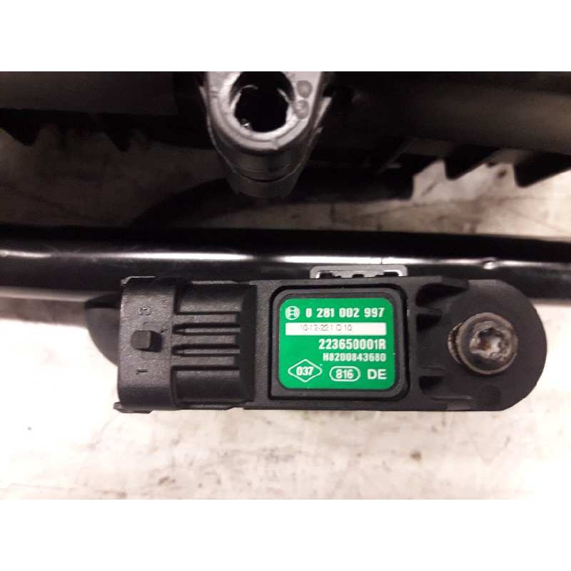 Recambio de filtro aire para renault trafic combi (ab 4.01) 6 - plazas, acristalado parcial 2,9t combi corto referencia OEM IAM - Blanco 4
