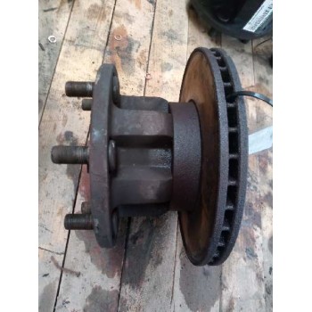Recambio de buje delantero para nissan cabstar e referencia OEM IAM 40204F3900  