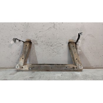 Recambio de travesaño inferior para renault megane ii berlina 3p 1.9 dci diesel referencia OEM IAM   