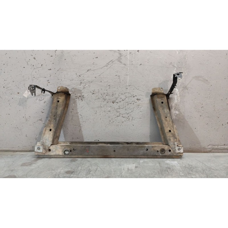 Recambio de travesaño inferior para renault megane ii berlina 3p 1.9 dci diesel referencia OEM IAM   