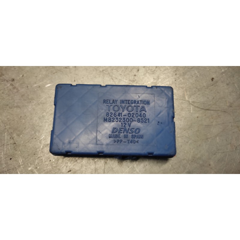 Recambio de modulo electronico para toyota corolla (e12) 1.4 d-4d luna compact referencia OEM IAM 8264102040 - Rojo