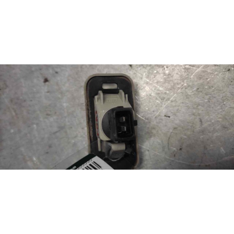 Recambio de piloto matricula para toyota corolla (e12) 1.4 d-4d luna compact referencia OEM IAM - Rojo 2