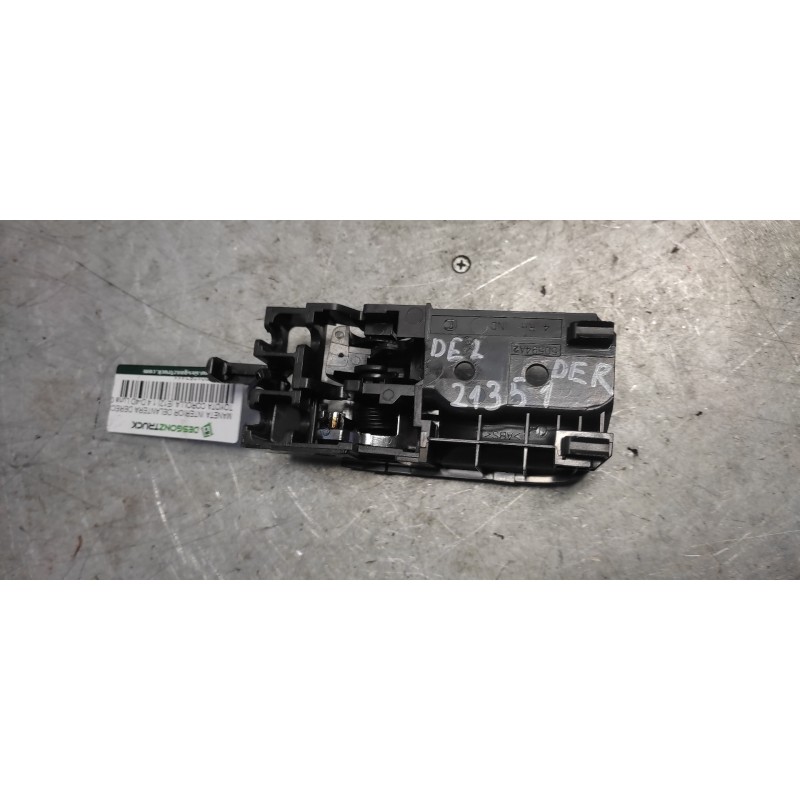 Recambio de maneta interior delantera derecha para toyota corolla (e12) 1.4 d-4d luna compact referencia OEM IAM - Rojo 2