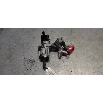 Recambio de juego arranque y bombillos para toyota corolla (e12) 1.4 d-4d luna compact referencia OEM IAM  CONM BOMBILLO IZQ Y P