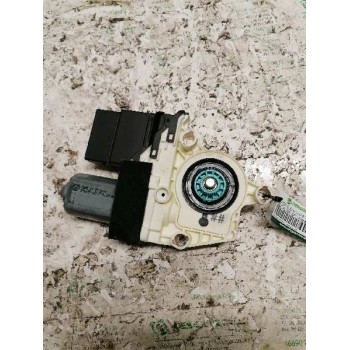 MOTOR ELEVALUNAS TRASERO IZQUIERDO 5P0839401 993424100 18 PINS
