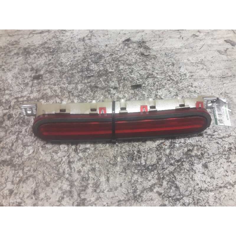 Recambio de luz central de freno para toyota corolla verso (r1) 1.8 luna referencia OEM IAM 815700F010