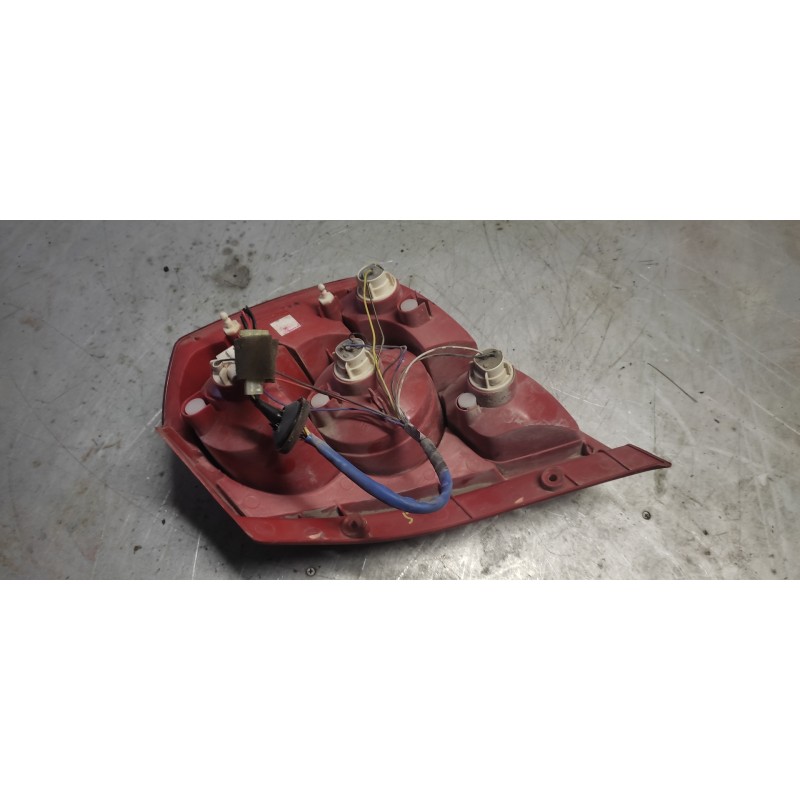 Recambio de piloto trasero izquierdo para chevrolet kalos 1.2 s (d/a) referencia OEM IAM - Rojo 2