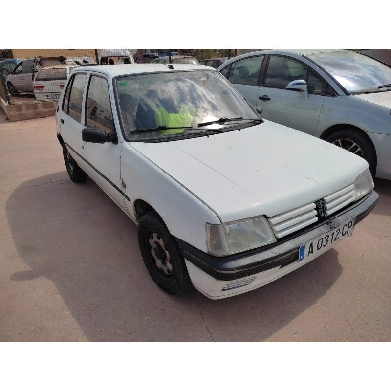 PEUGEOT 205 BERLINA
