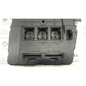 Recambio de caja reles / fusibles para renault megane ii berlina 3p referencia OEM IAM 8200351182  