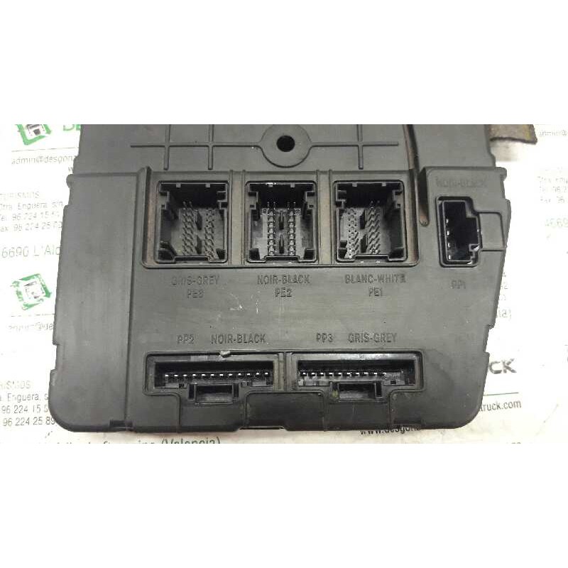 Recambio de caja reles / fusibles para renault megane ii berlina 3p referencia OEM IAM 8200351182 3