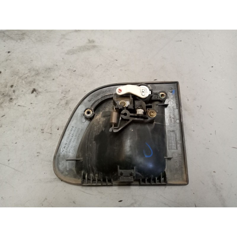 Recambio de maneta exterior delantera derecha para daf serie lf45 desde 06 referencia OEM IAM 5010538728 - Amarillo 2
