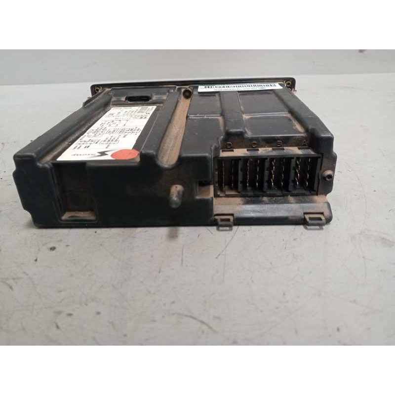 Recambio de tacografo para scania serie p/g/r (l-clase) fsa 880 (4x2)eb largo cr 19 a referencia OEM IAM SE5000 REV.7.3 - Blanco 3