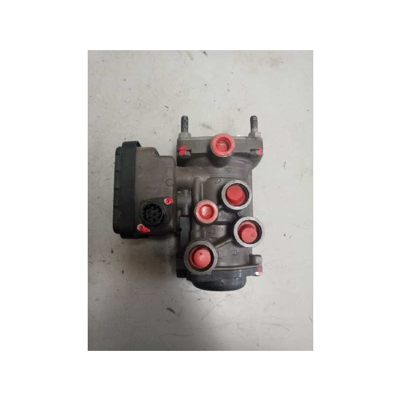 Recambio de valvula aire para volvo fh 440 fsa 4x2 low largo (lh1 o l2h1) referencia OEM IAM 21122037 K020624 VALVULA EBS - Blanco 3