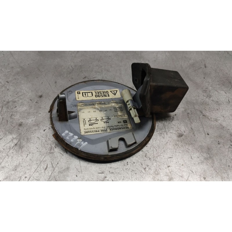Recambio de tapa exterior combustible para opel zafira b cosmo referencia OEM IAM 2